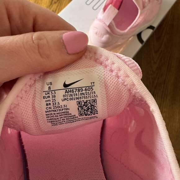 Nike Women's Air Max 270 Pink Foam Sneakers - Picture 9 of 16